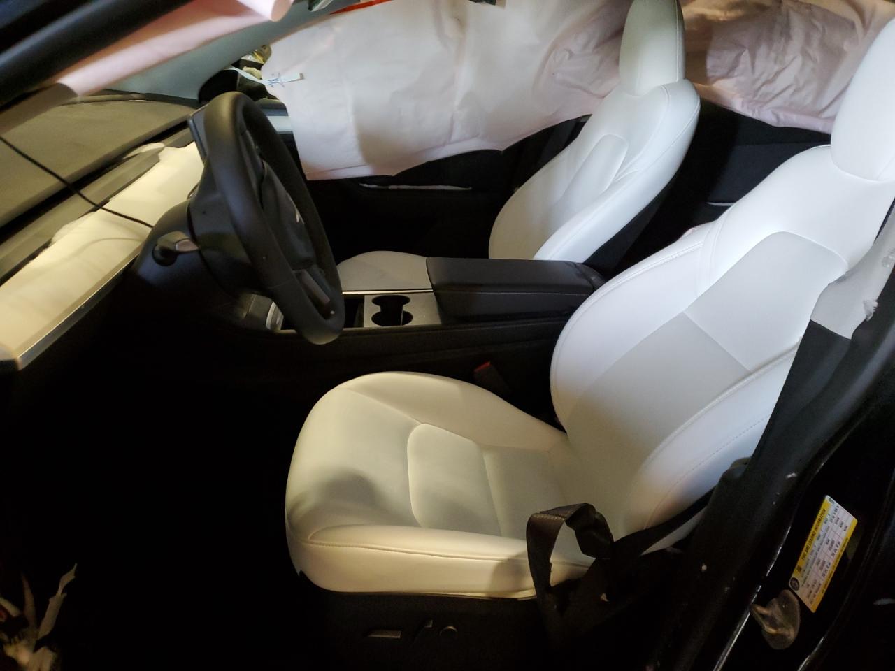 2024 TESLA MODEL Y  VIN:7SAYGDEE3RA220161
