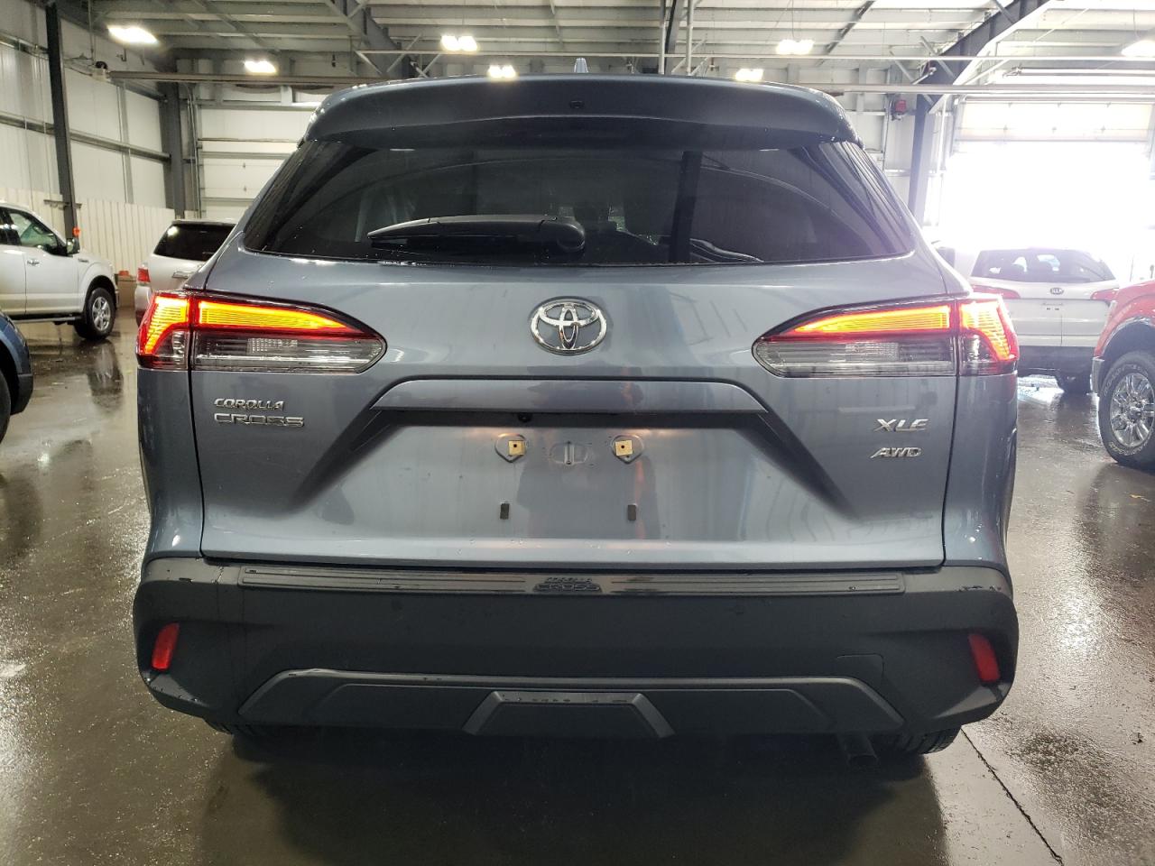 2022 TOYOTA COROLLA CROSS XLE VIN:7MUDAABG0NV038675