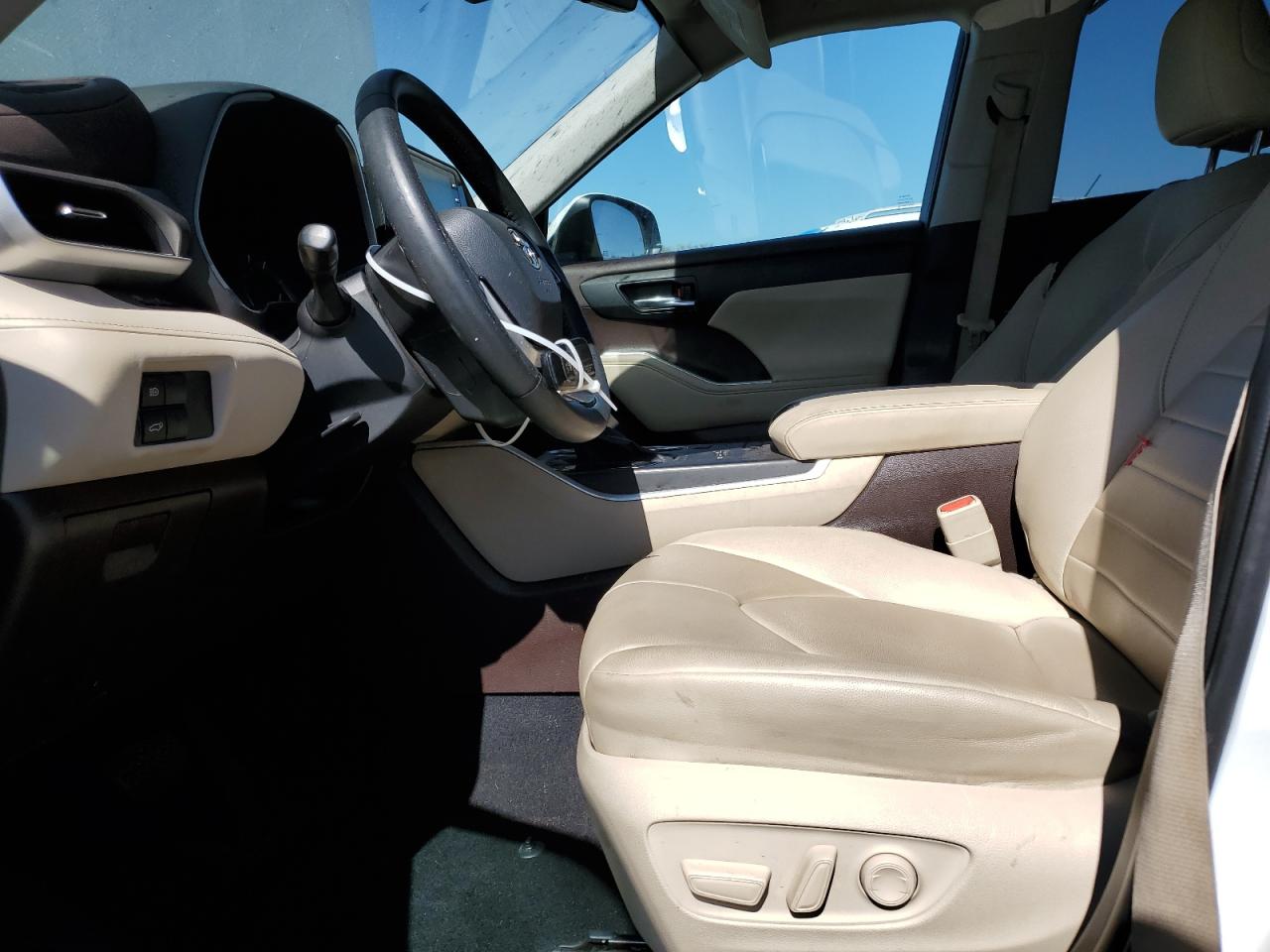 2022 TOYOTA HIGHLANDER XLE VIN:5TDGZRAH8NS539502