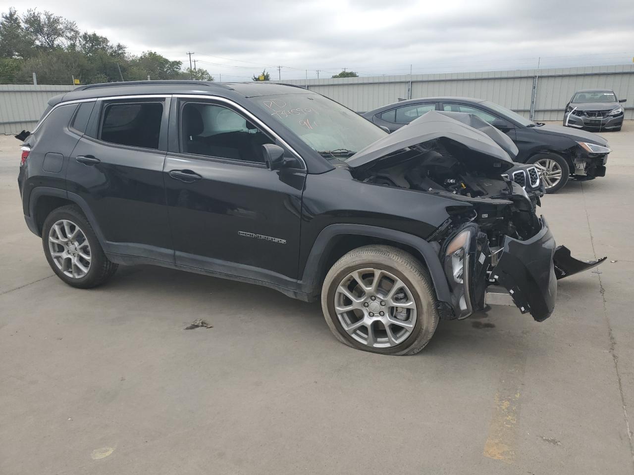 2024 JEEP COMPASS LATITUDE LUX VIN:3C4NJDFN3RT127368