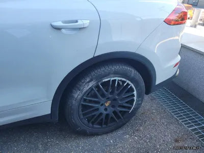 2015 Porsche Cayenne VIN: