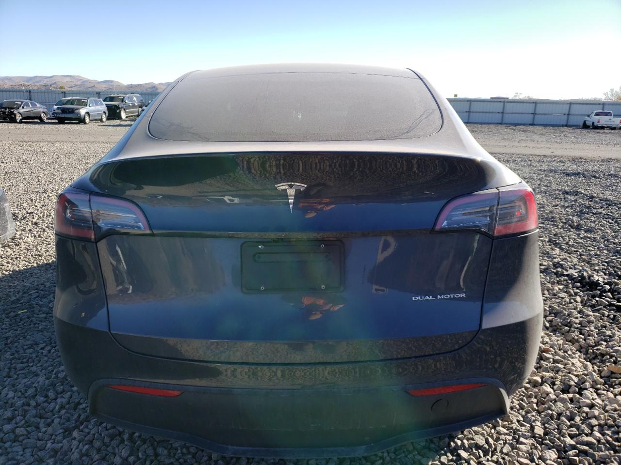 2024 TESLA MODEL Y  VIN:7SAYGDEE7RA242809