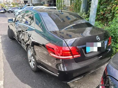 2015 Mercedes-Benz E 220 VIN: