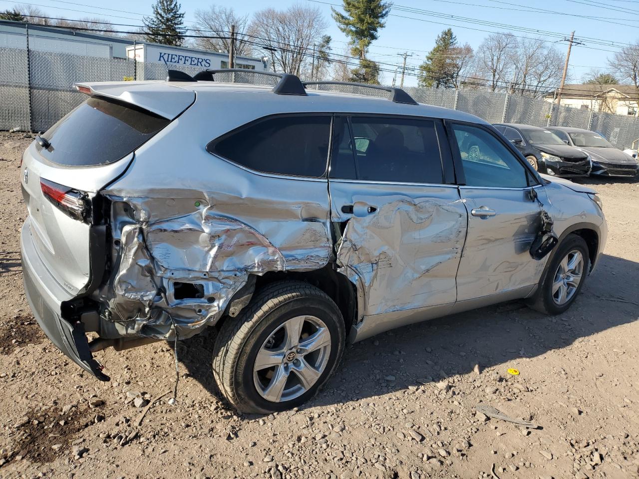 2022 TOYOTA HIGHLANDER L VIN:5TDCZRBH2NS234381