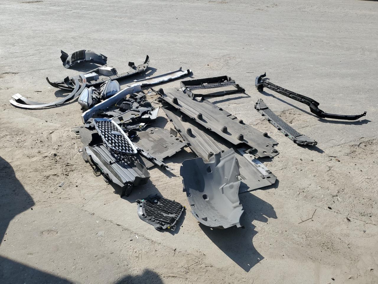 2022 JAGUAR E-PACE SE VIN:SADFP2FX2N1029401