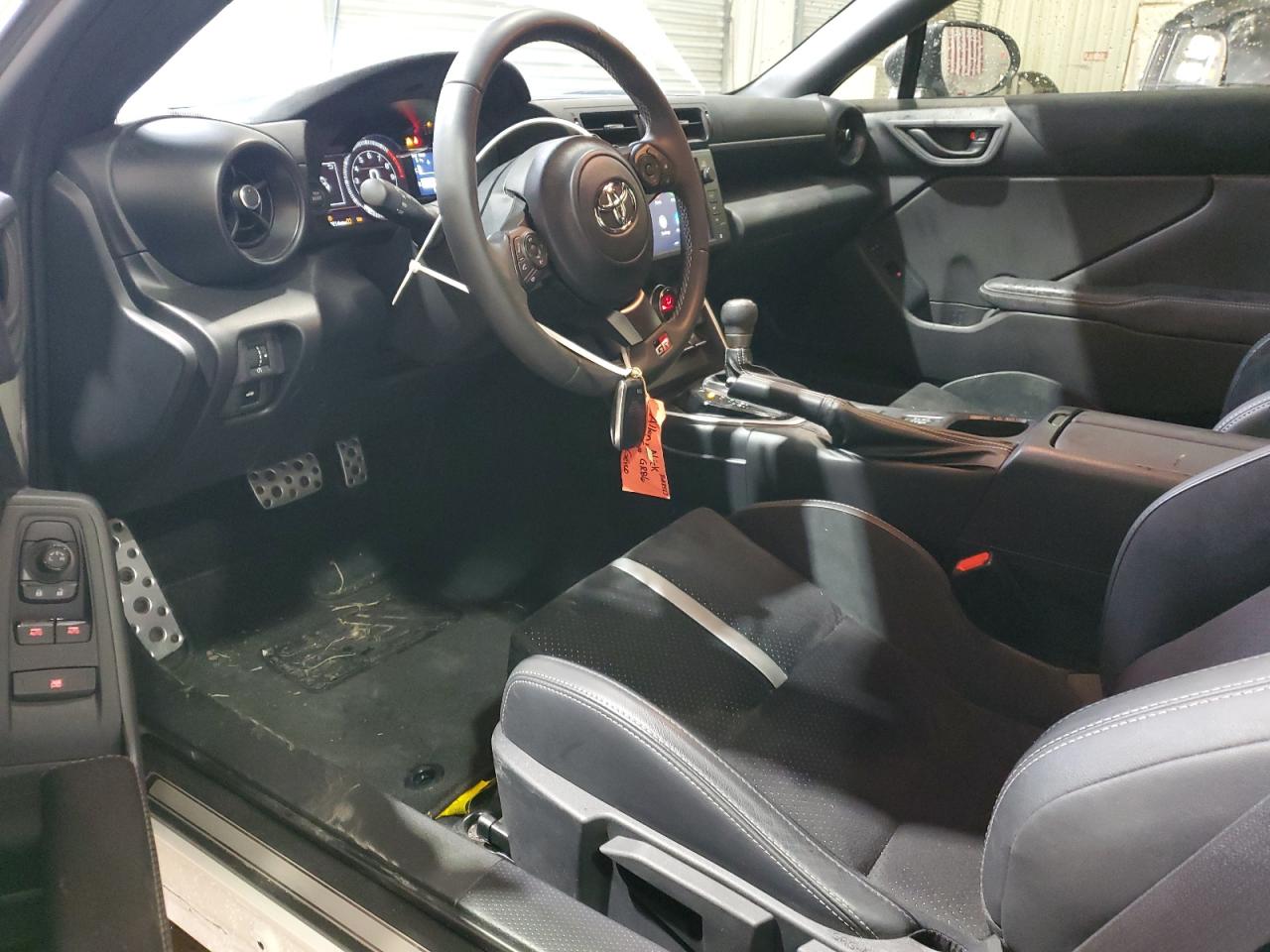 2024 TOYOTA GR 86 PREMIUM VIN:JF1ZNBE1XR8755702