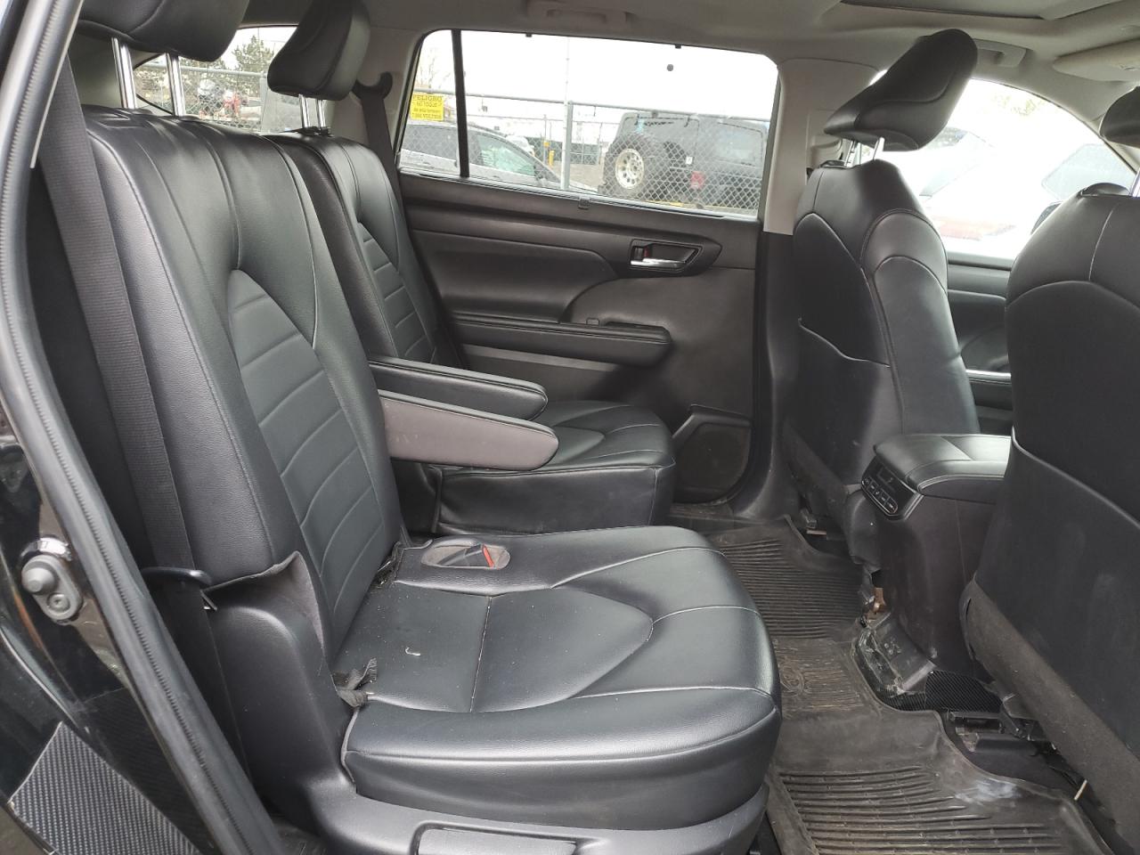 2022 TOYOTA HIGHLANDER XLE VIN:5TDHZRBH6NS250847