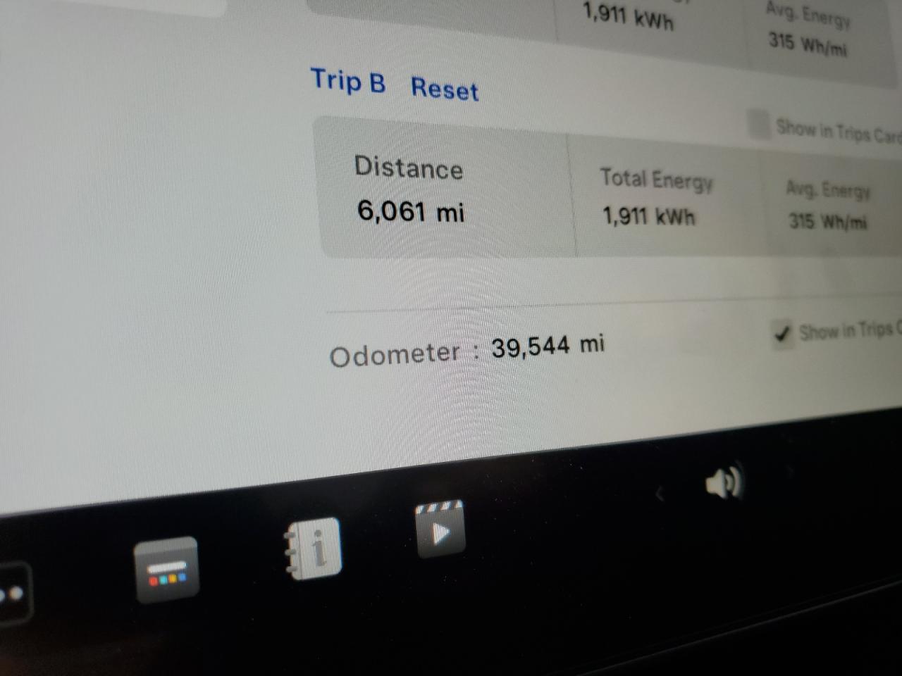 2022 TESLA MODEL Y  VIN:7SAYGDEE1NF480653