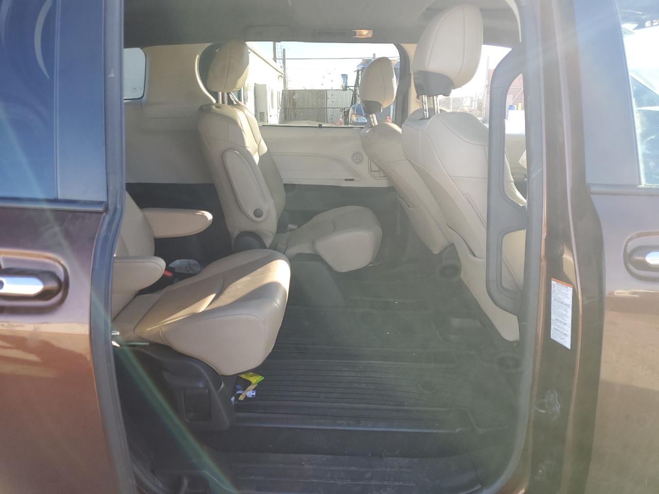 2022 TOYOTA SIENNA XLE VIN:5TDJRKEC7NS090079