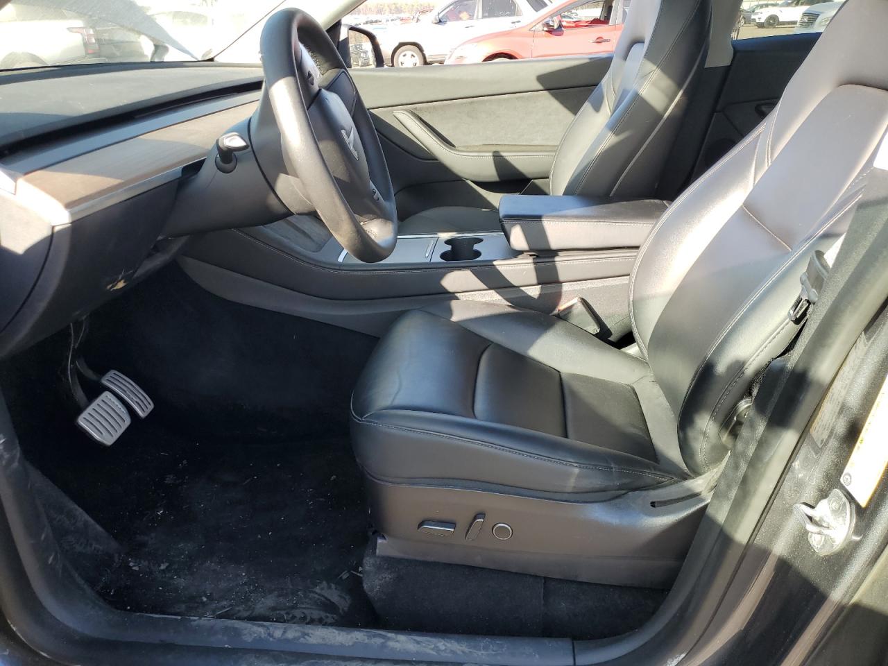 2022 TESLA MODEL Y  VIN:7SAYGDEF5NF338301