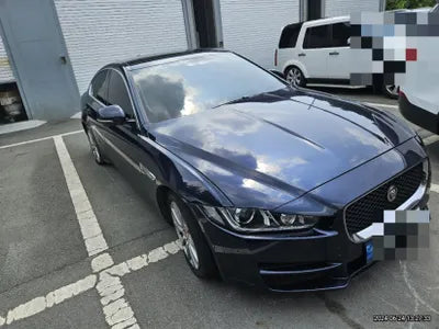 2017 Jaguar XE VIN: