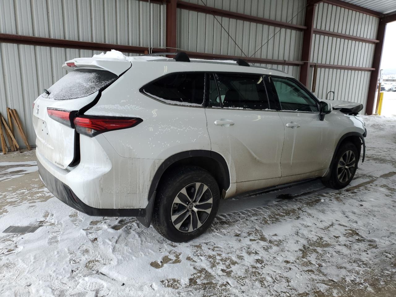 2022 TOYOTA HIGHLANDER XLE VIN:5TDGZRBH2NS180632