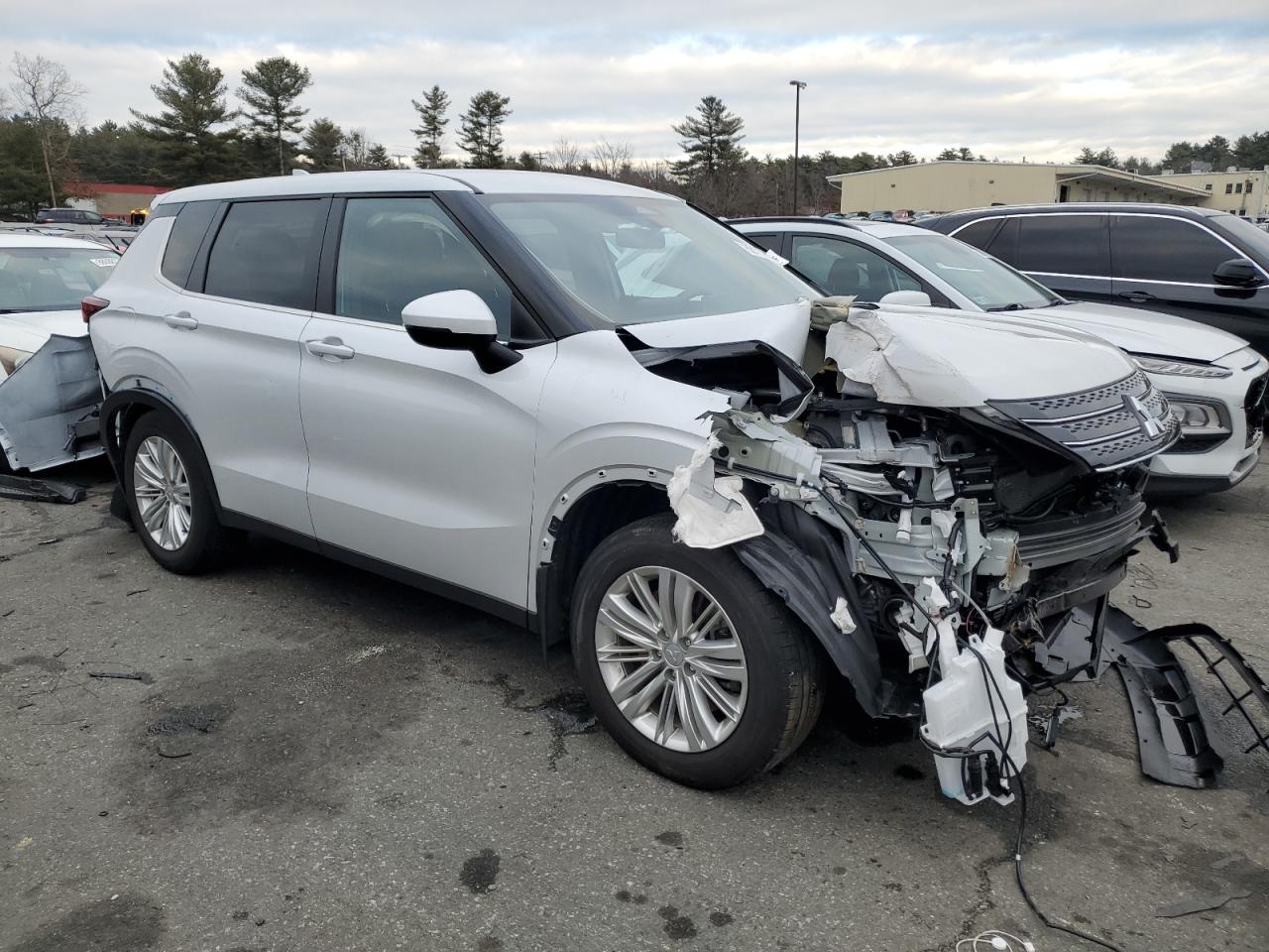 2024 MITSUBISHI OUTLANDER ES VIN:JA4J4UA81RZ030227