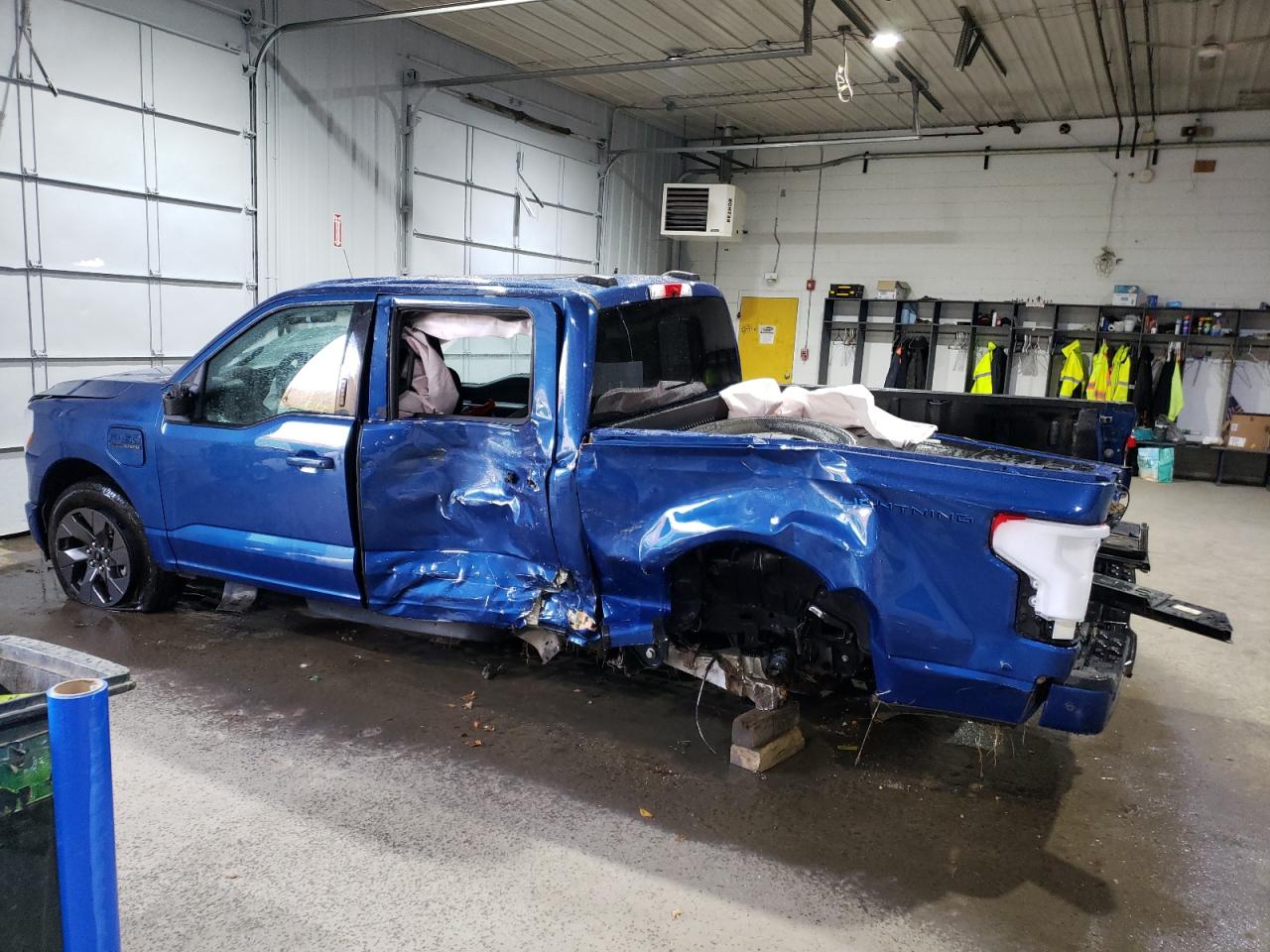 2022 FORD F150 LIGHTNING PRO VIN:1FT6W1EV3NWG03564