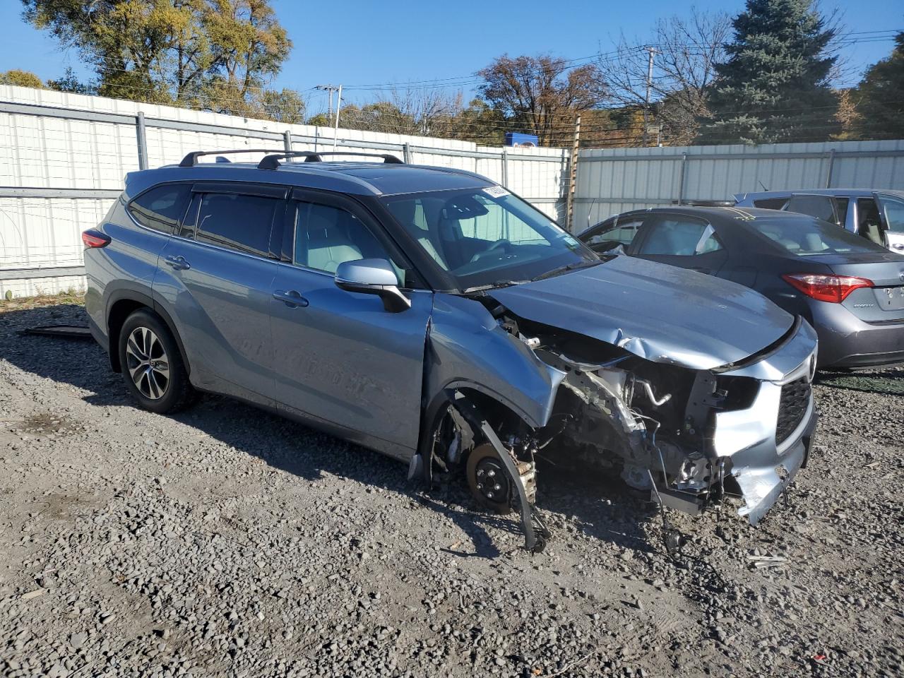 2022 TOYOTA HIGHLANDER XLE VIN:5TDHZRBH7NS206193