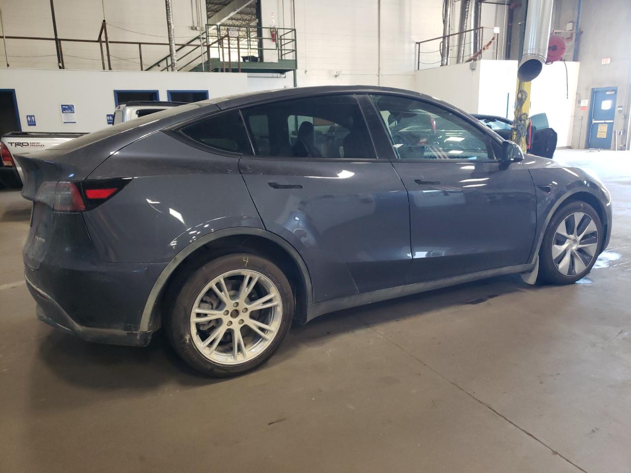 2023 TESLA MODEL Y  VIN:7SAYGAEE6PF950113