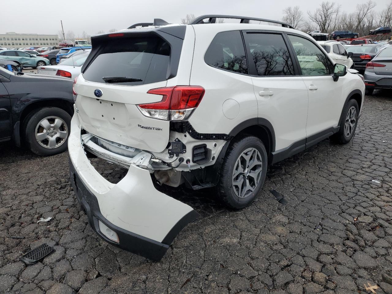 2024 SUBARU FORESTER PREMIUM VIN:JF2SKADC2RH415141