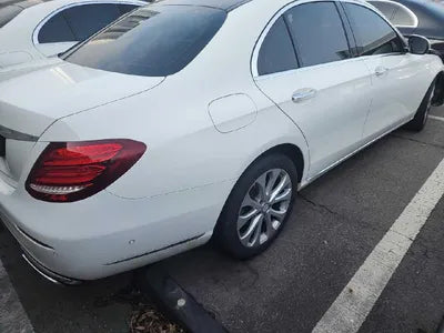 2016 Mercedes-Benz E 220 VIN:
