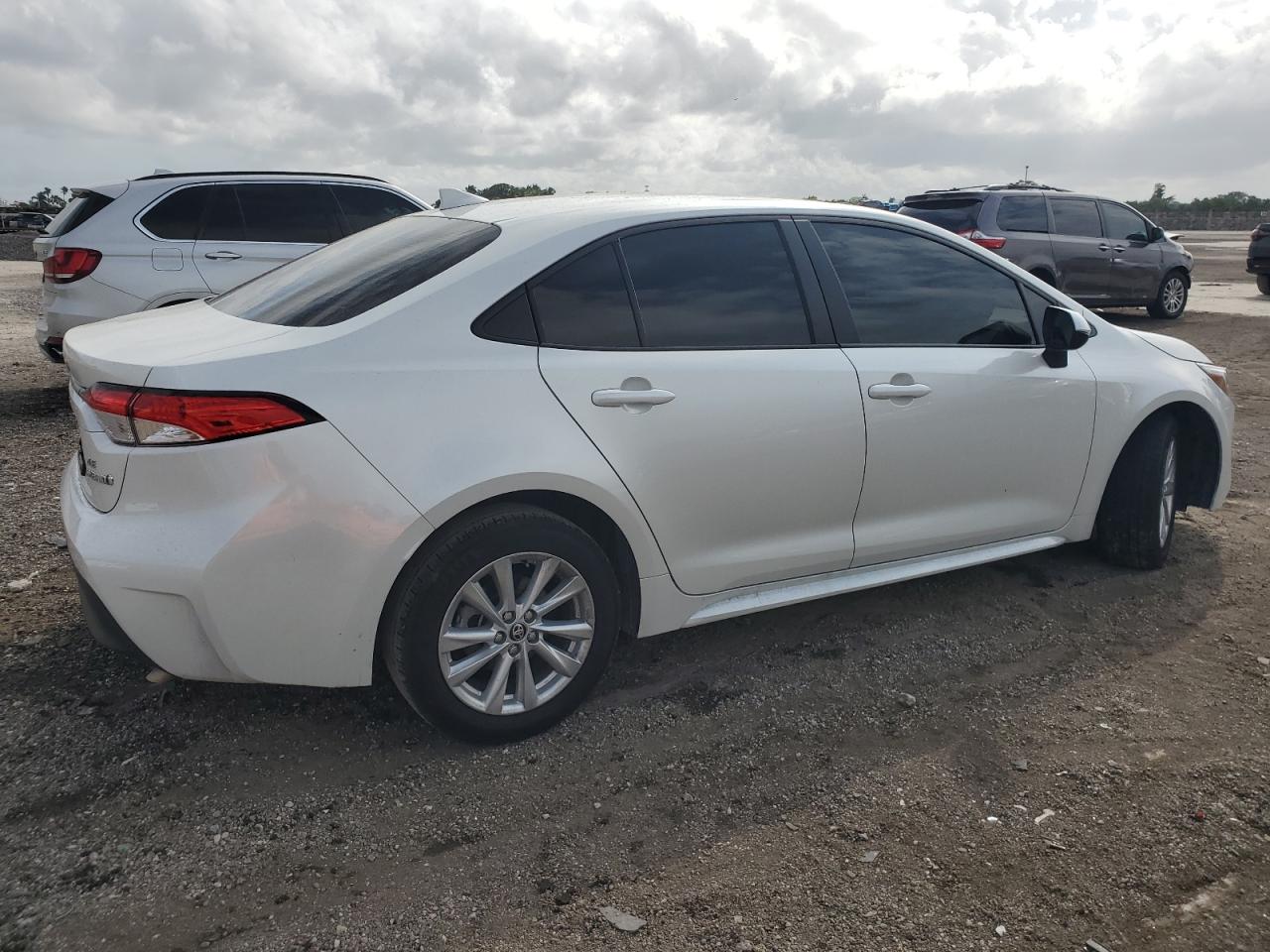 2024 TOYOTA COROLLA LE VIN:JTDBCMFE4RJ023041