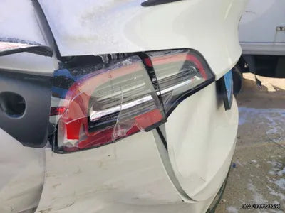 2022 Tesla Model Y 7SAYGDEE6NF416558 VIN:7SAYGDEE6NF416558