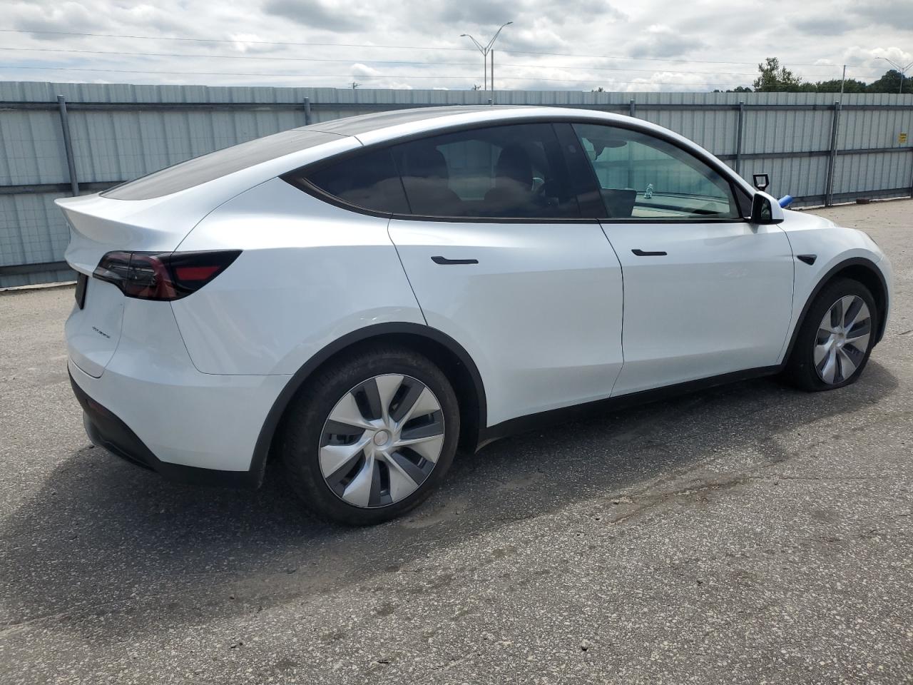 2023 TESLA MODEL Y  VIN:7SAYGDEE6PA204677