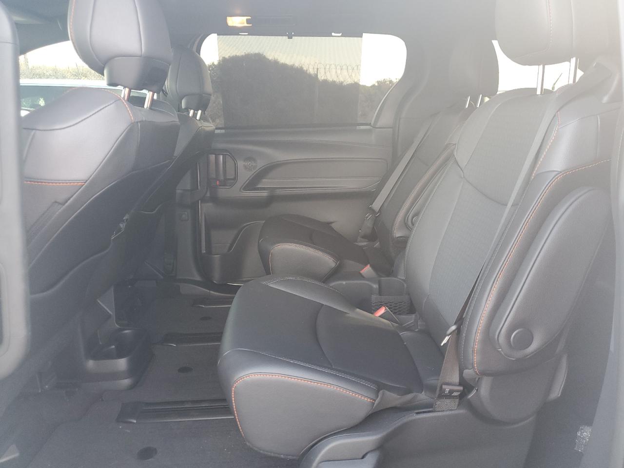 2024 TOYOTA SIENNA XSE VIN:5TDXRKEC1RS218431
