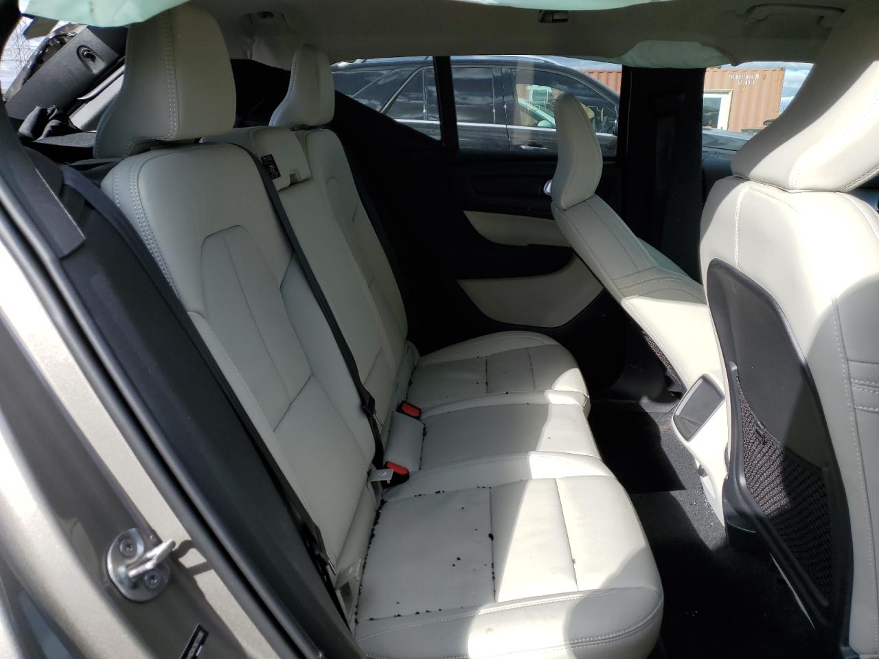 2022 VOLVO XC40 T5 MOMENTUM VIN:YV4162UK2N2733590