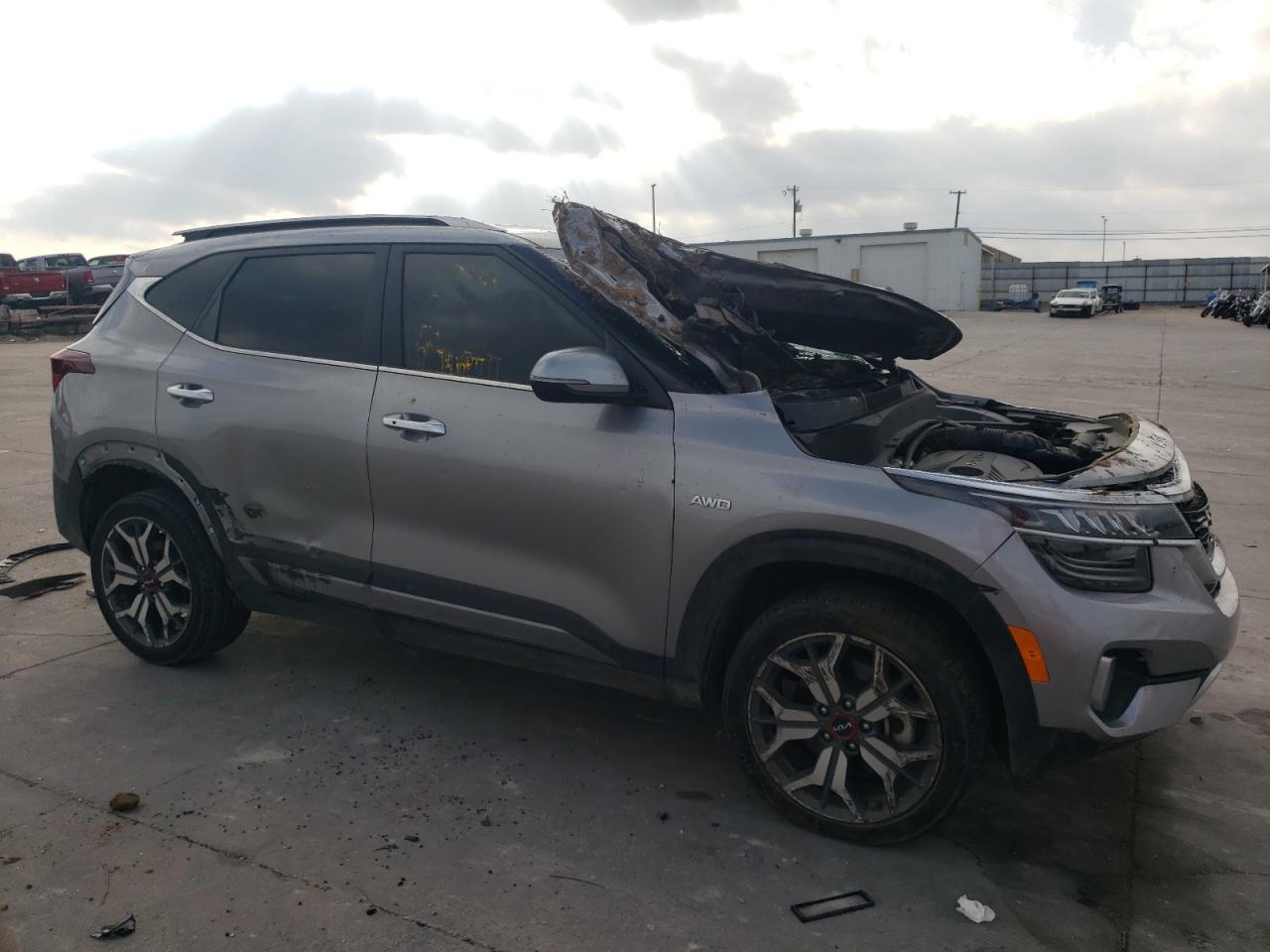 2022 KIA SELTOS SX VIN:KNDETCA27N7330974