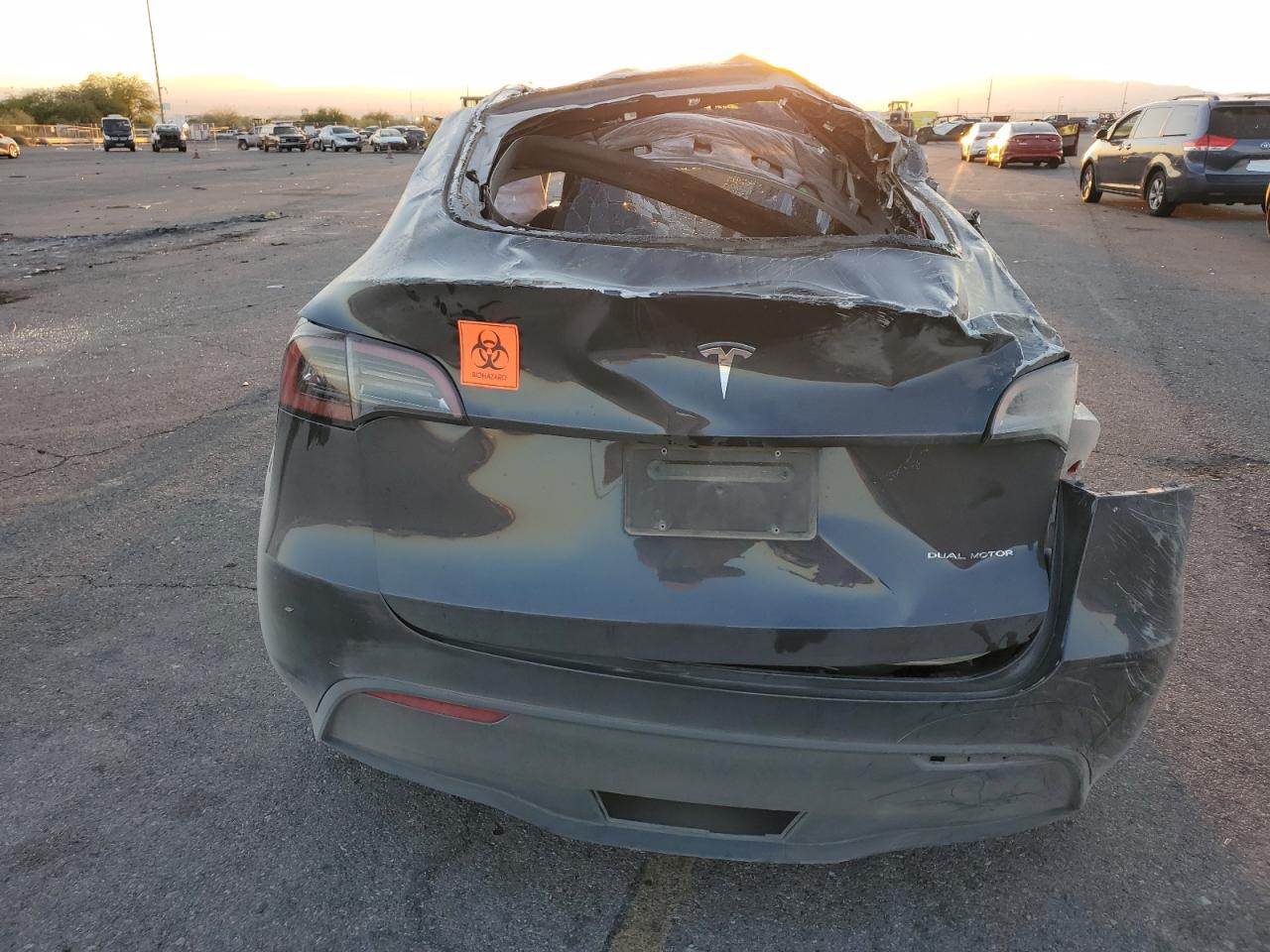 2024 TESLA MODEL Y  VIN:7SAYGDEE1RF132762