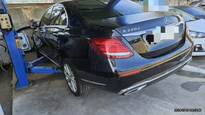 2017 Mercedes-Benz E 220 VIN: