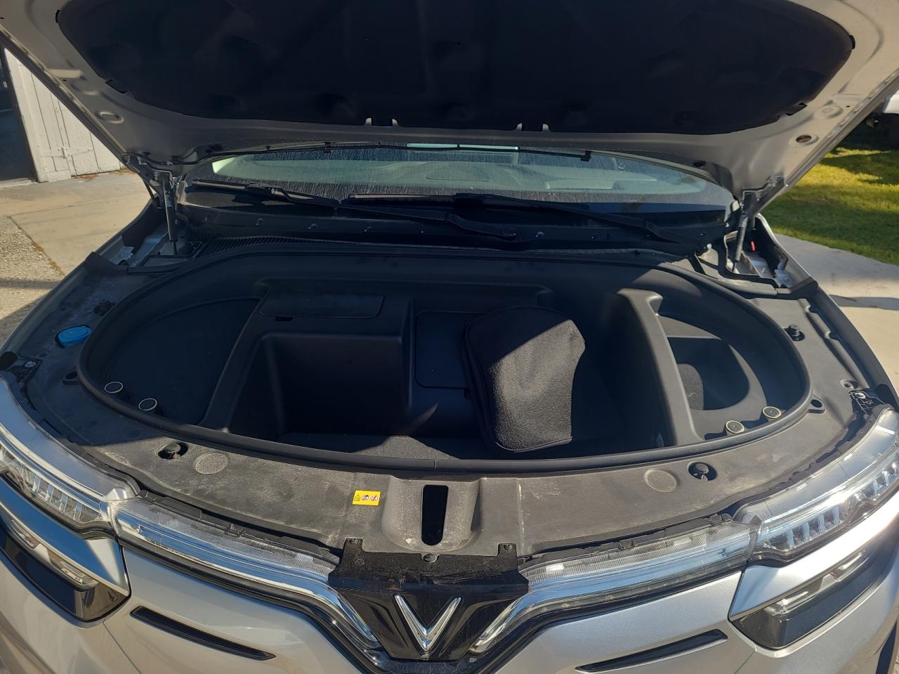 2023 VINFAST TRADING AND PRODUCTION LLC VF 8 ECO VIN:RLLV1AEB5PH002749