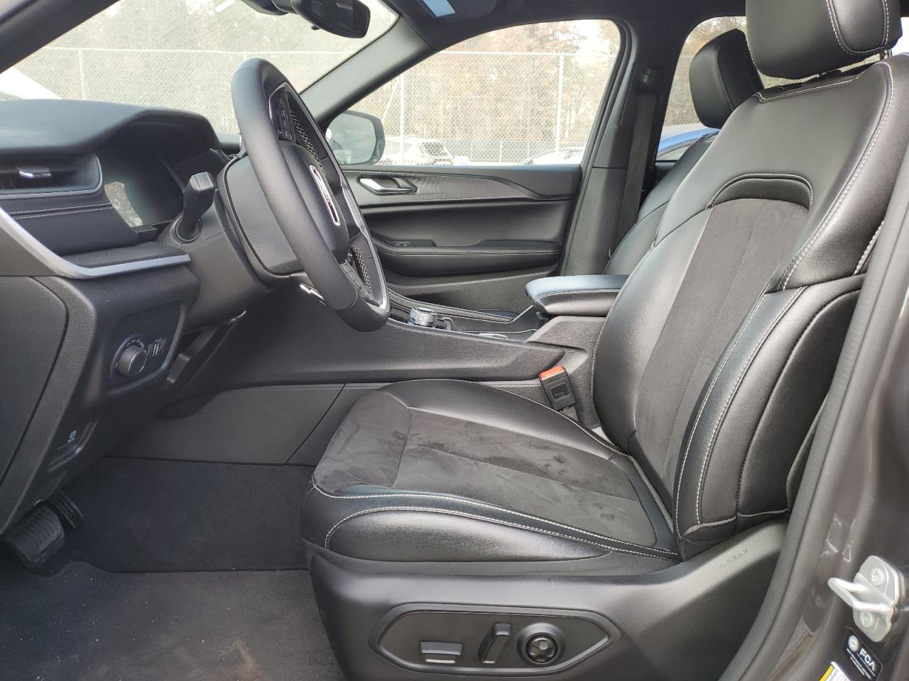 2024 JEEP GRAND CHEROKEE L LAREDO VIN:1C4RJKAG9R8565552