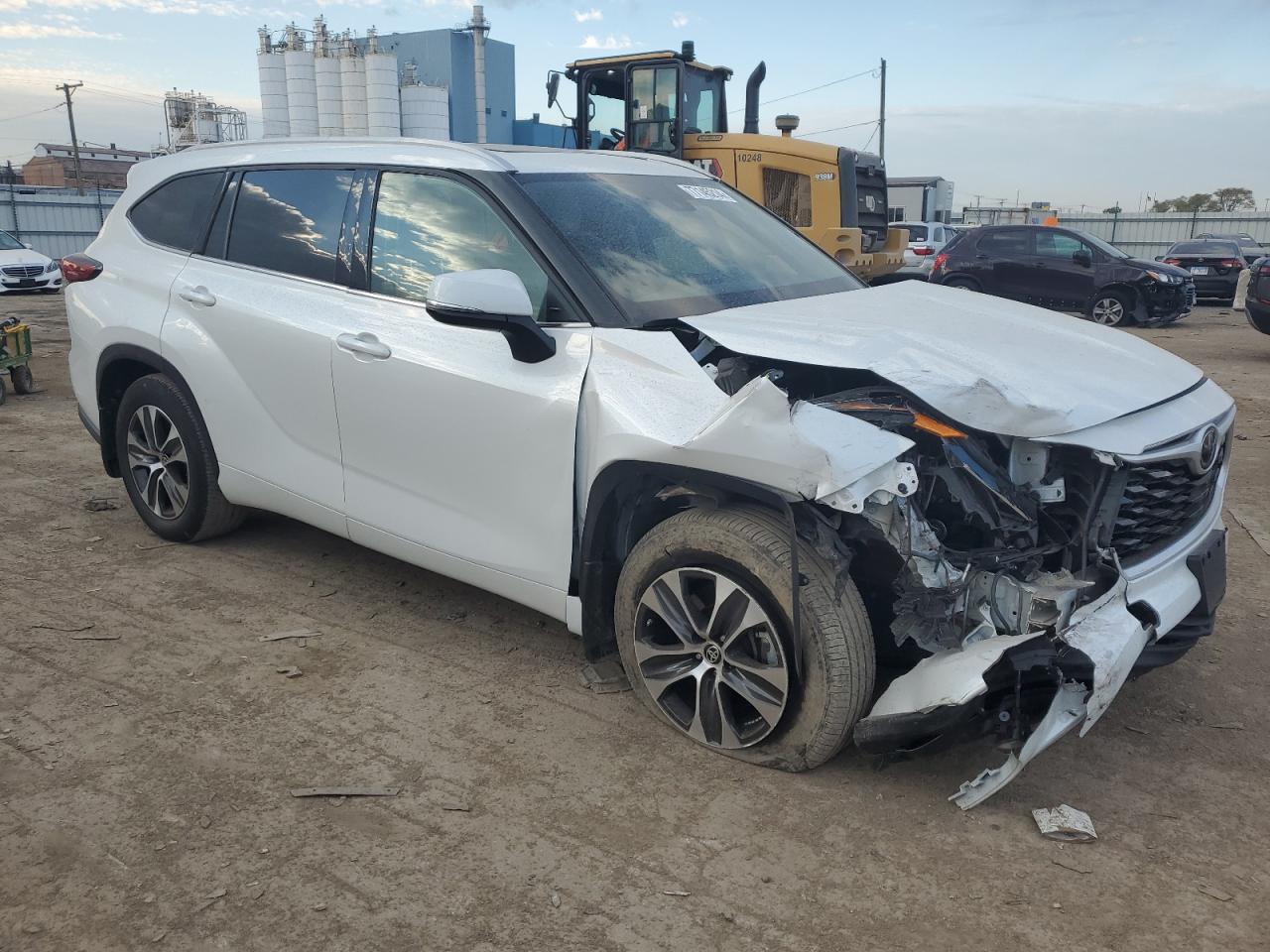 2022 TOYOTA HIGHLANDER XLE VIN:5TDHZRBH6NS176507