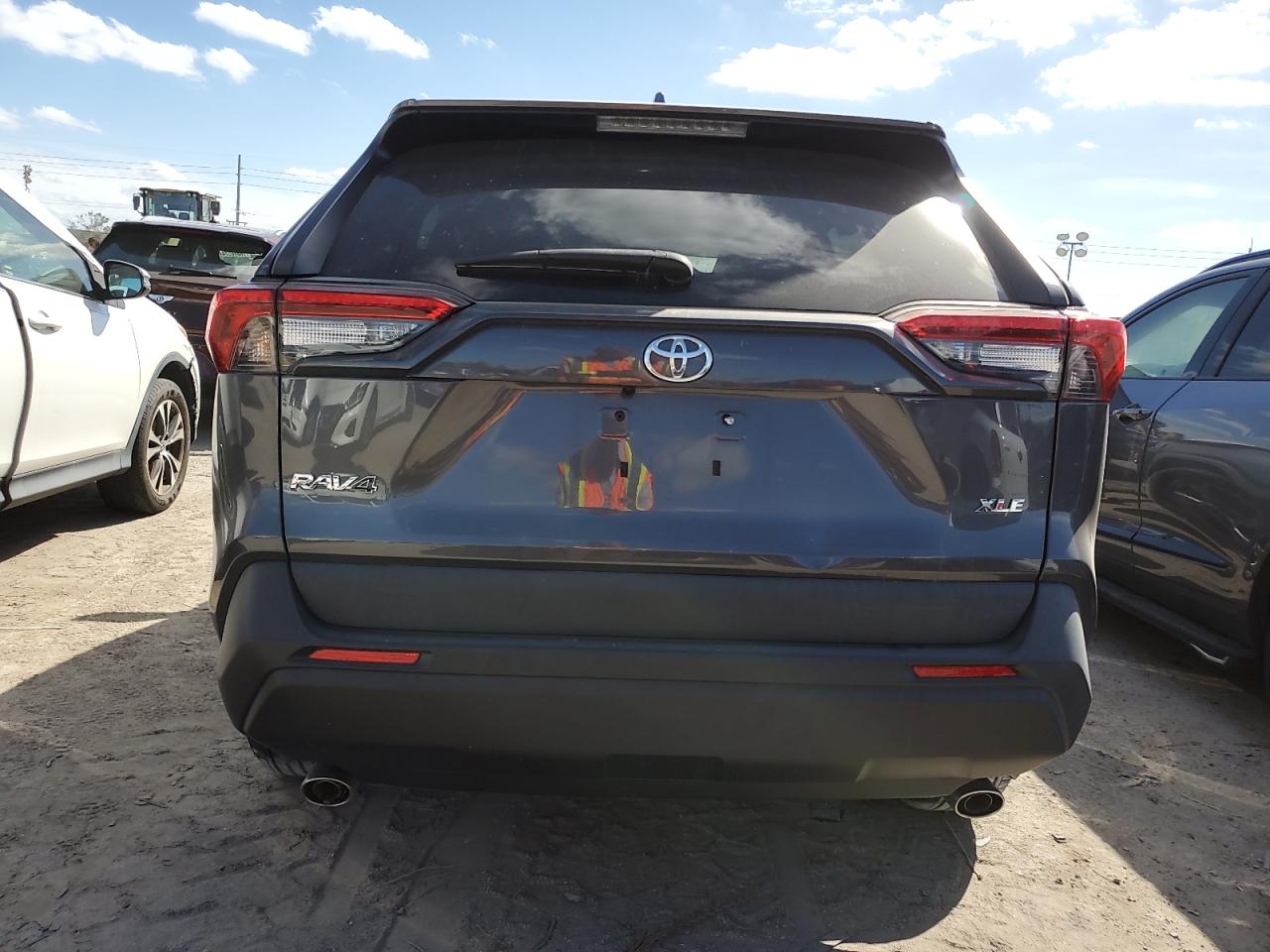 2022 TOYOTA RAV4 XLE VIN:2T3W1RFV1NW225898