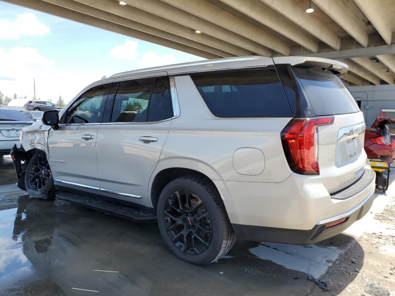 2022 GMC YUKON SLT VIN:1GKS1BKD7NR358348