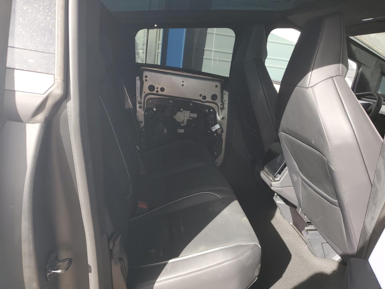 2024 TESLA CYBERTRUCK  VIN:7G2CEHED5RA014381