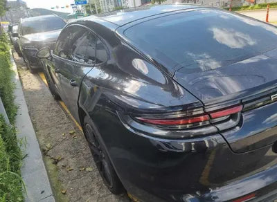 2017 Porsche Panamera VIN:
