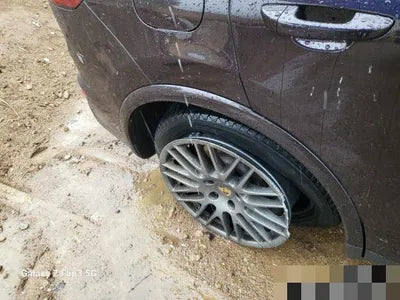 2017 Porsche Cayenne VIN: