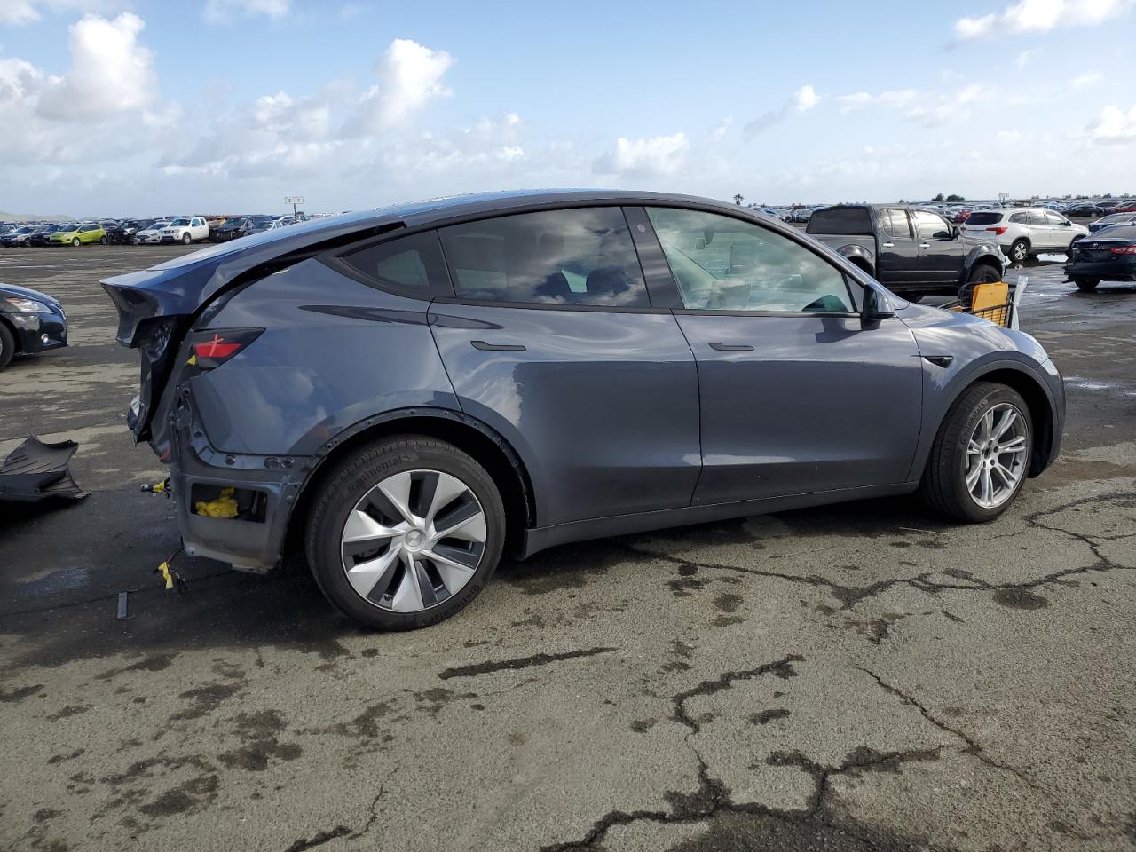 2023 TESLA MODEL Y  VIN:7SAYGDEE1PF647967