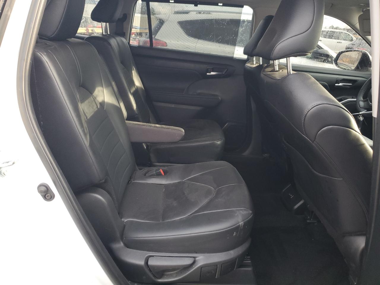2024 TOYOTA HIGHLANDER LE VIN:5TDKDRAH4RS053235