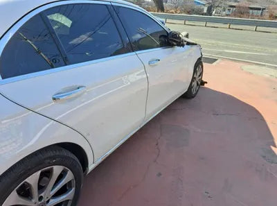 2018 Mercedes-Benz E 300 VIN: