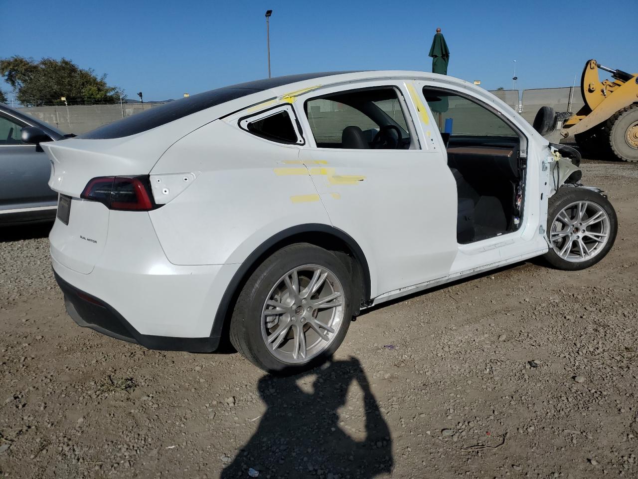 2023 TESLA MODEL Y  VIN:7SAYGDEE2PA082660