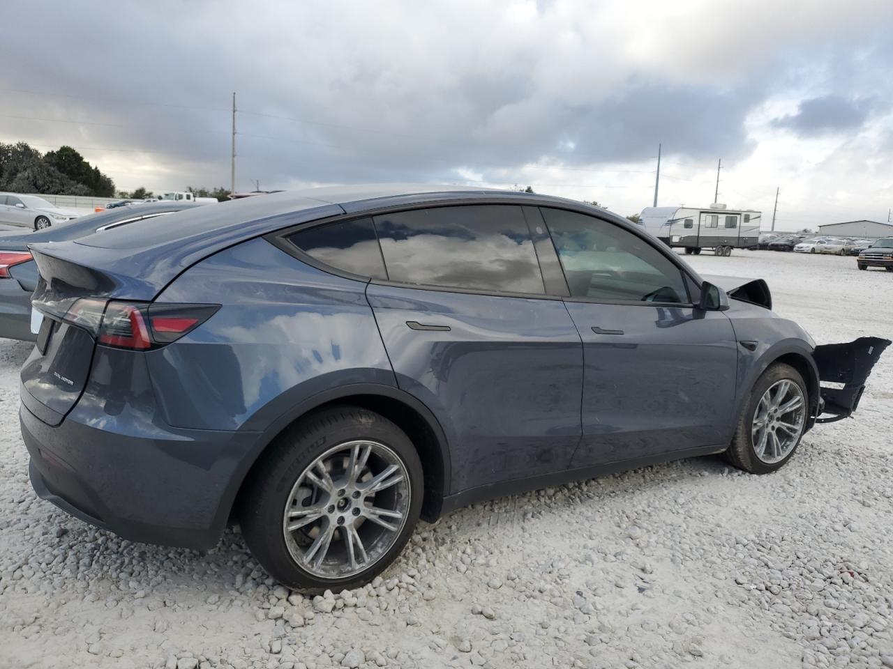 2023 TESLA MODEL Y  VIN:7SAYGDEE3PA165028