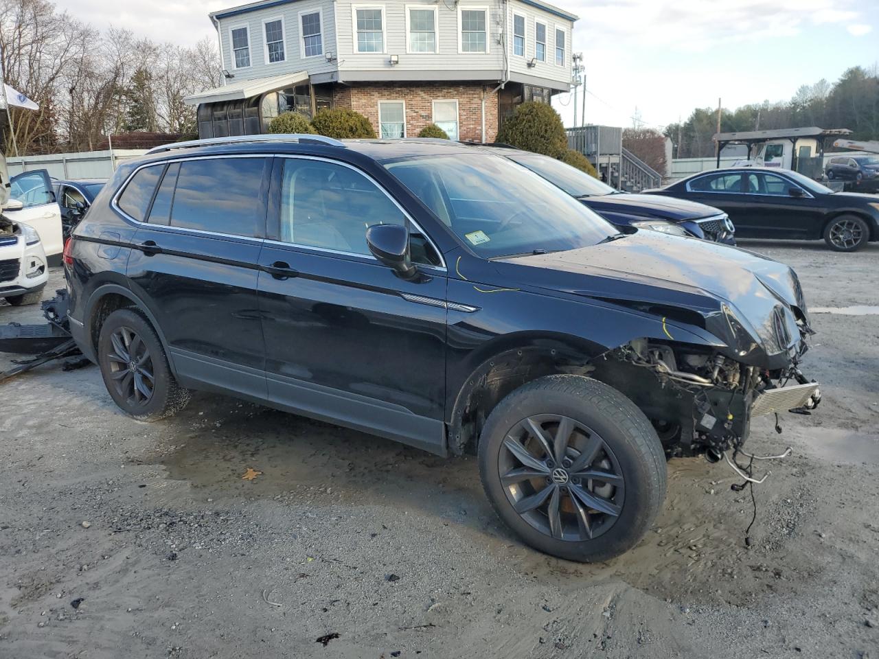 2022 VOLKSWAGEN TIGUAN SE VIN:3VV2B7AX7NM011039