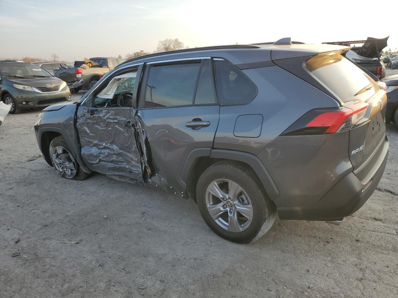 2023 TOYOTA RAV4 XLE VIN:2T3P1RFV6PC327853