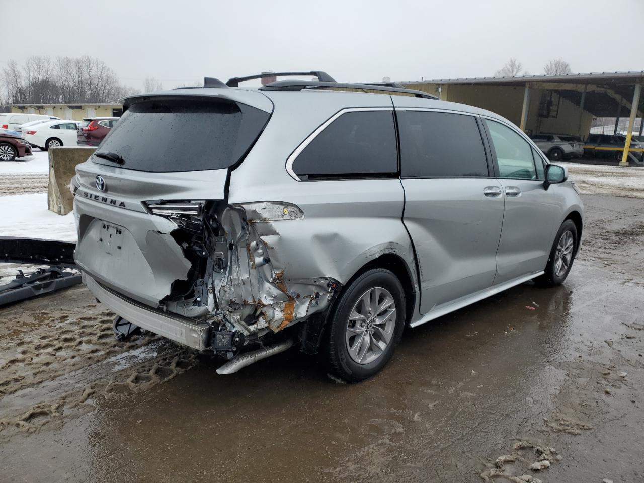 2022 TOYOTA SIENNA XLE VIN:5TDJSKFC9NS052484