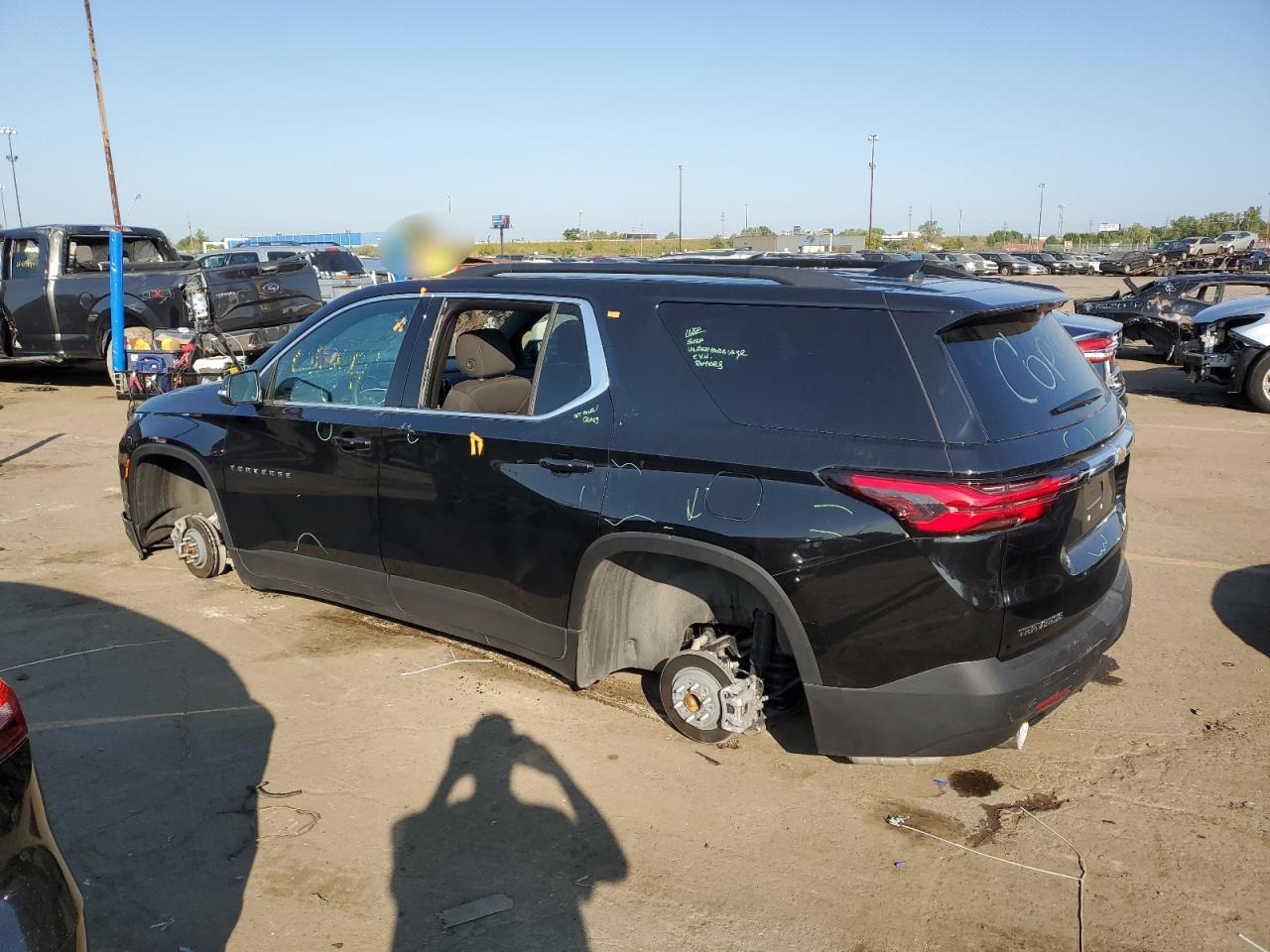 2023 CHEVROLET TRAVERSE LT VIN:1GNERGKW8PJ327926