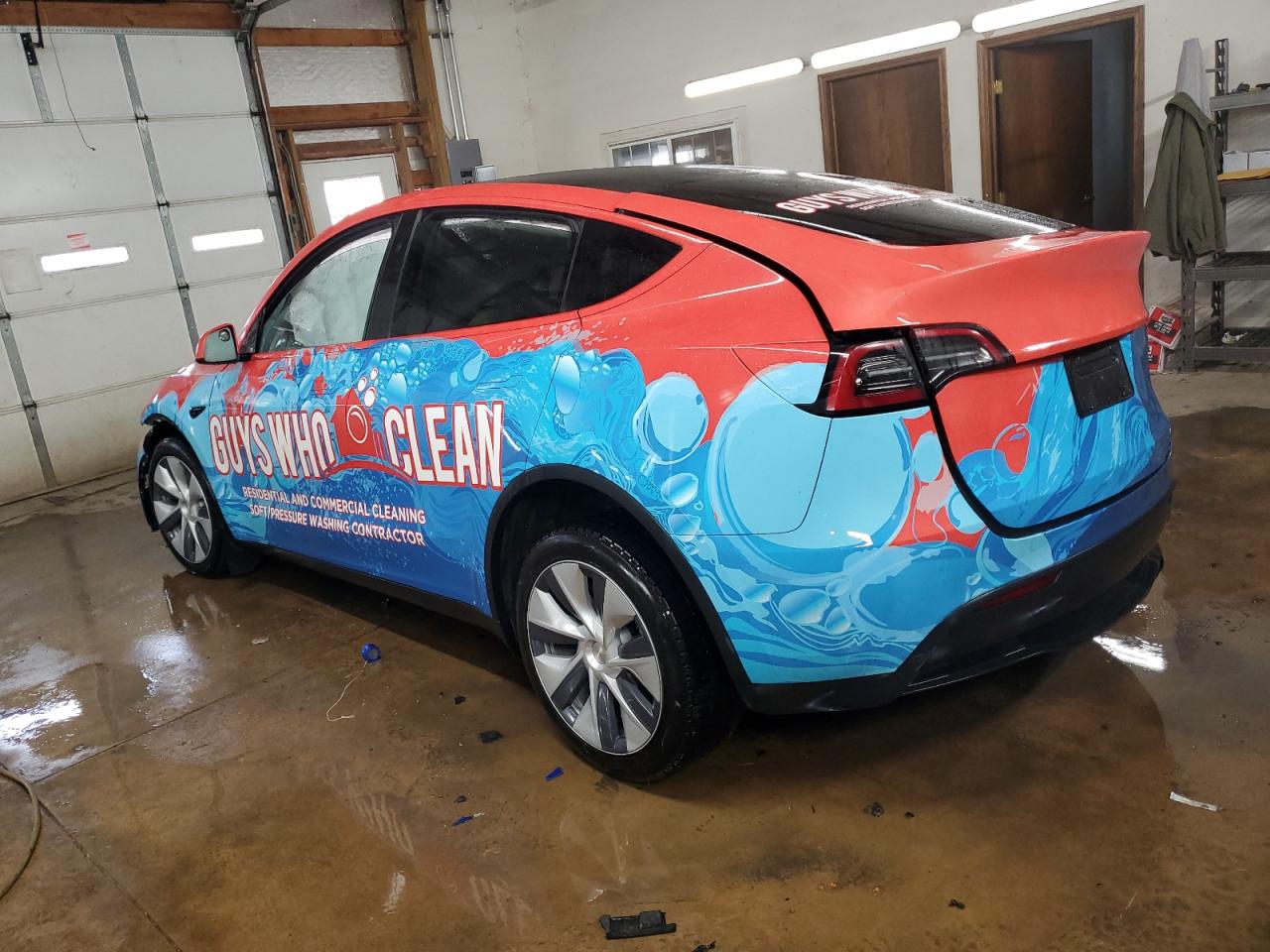 2023 TESLA MODEL Y  VIN:7SAYGDEE8PA174291