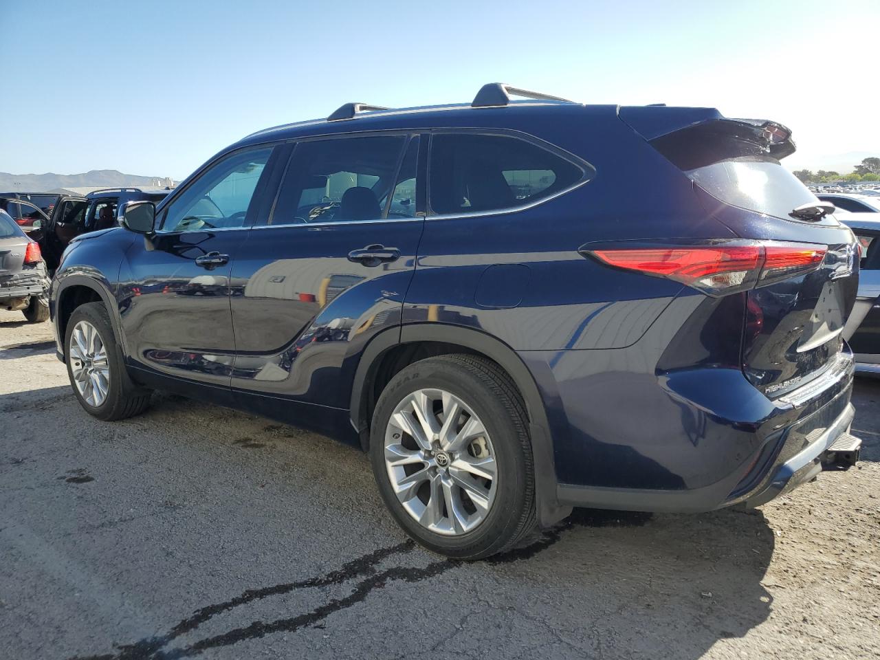 2022 TOYOTA HIGHLANDER LIMITED VIN:5TDYZRAH2NS094338