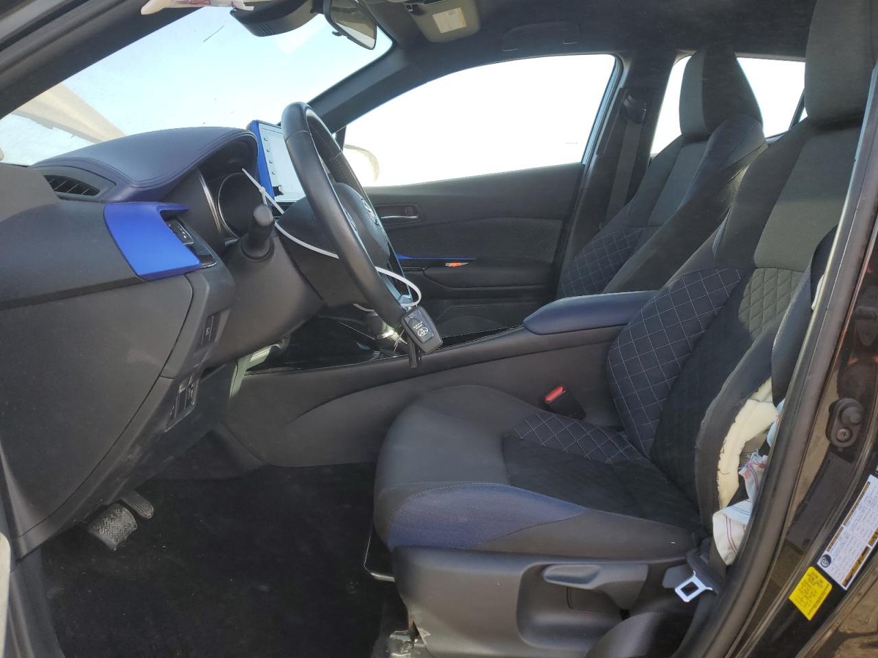 2022 TOYOTA C-HR XLE VIN:NMTKHMBX9NR141851